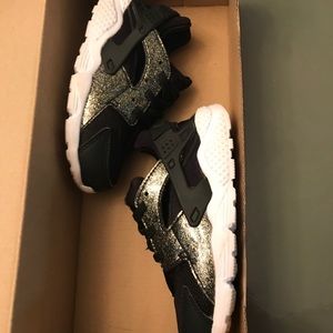 Nike 9c huraches - girls